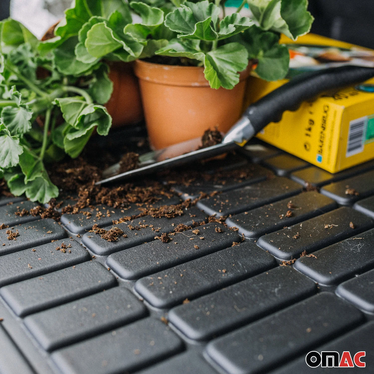 OMAC Gummi Kofferraumwanne für Toyota Yaris 2005-2011 TPE Laderaumwanne Schwarz - Image 9