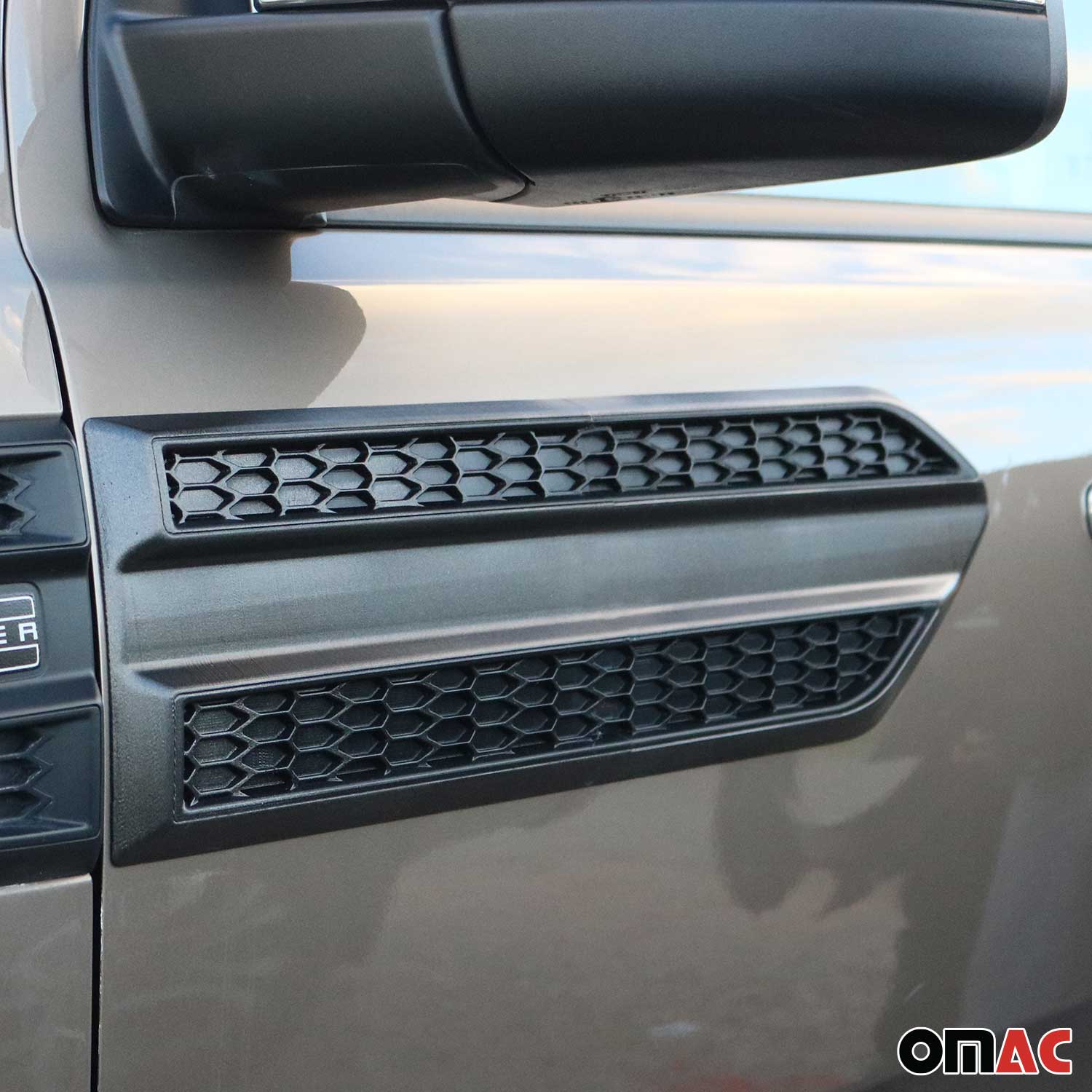 Seitentürleiste Türleisten Türschutz für VW Amarok 2010-2020 ABS Schwarz 2x - Image 3
