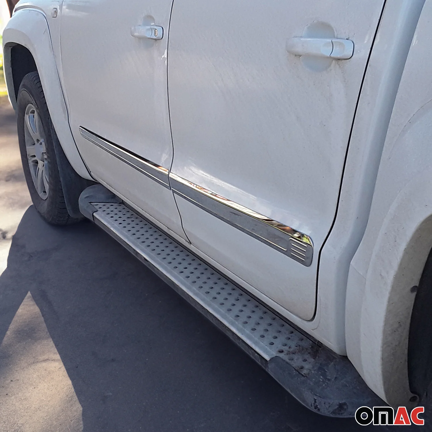 Seitentürleiste Türleisten Türschutzleiste für Toyota Hilux 2015-2026 Chrom 4x - Image 2